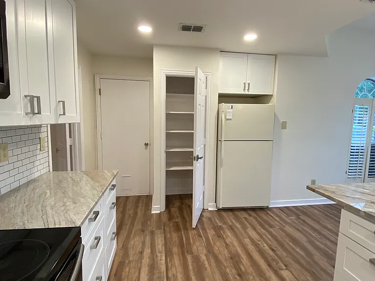 4644 Booth Dr — Photo 8
