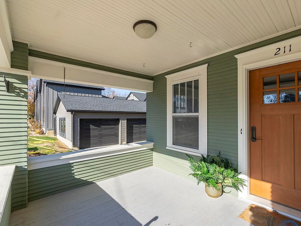 211 W 9th St, Cedar Falls, IA 50613 | Zillow