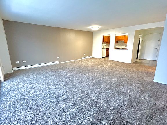 3rd image of 141 N La Grange Rd APT 504