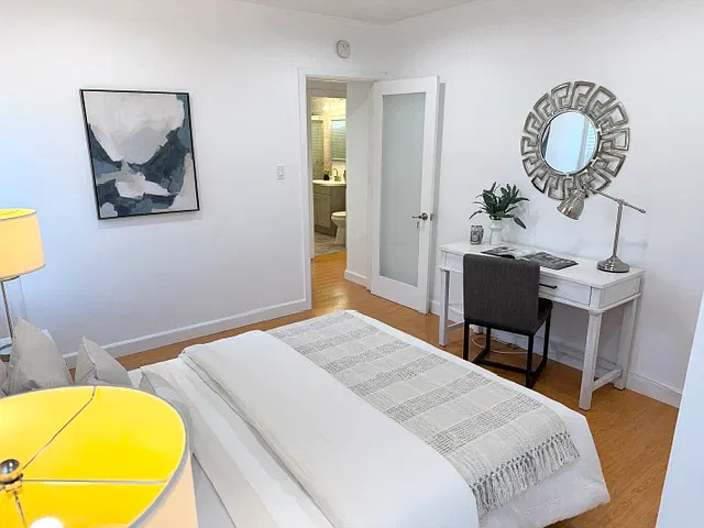 2 bed, 950 sqft, $3,650 — Photo 1