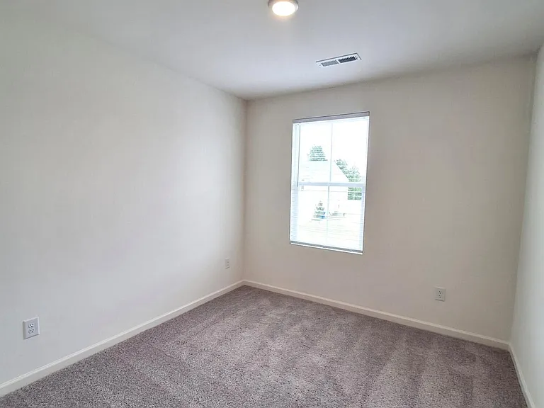 2425 Brookville Dr #B — Photo 18