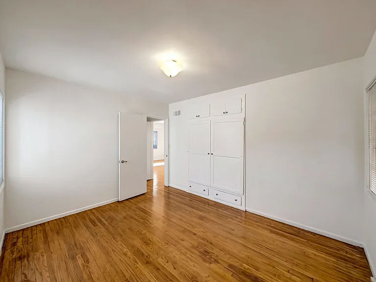 654 Patterson Ave — Photo 23