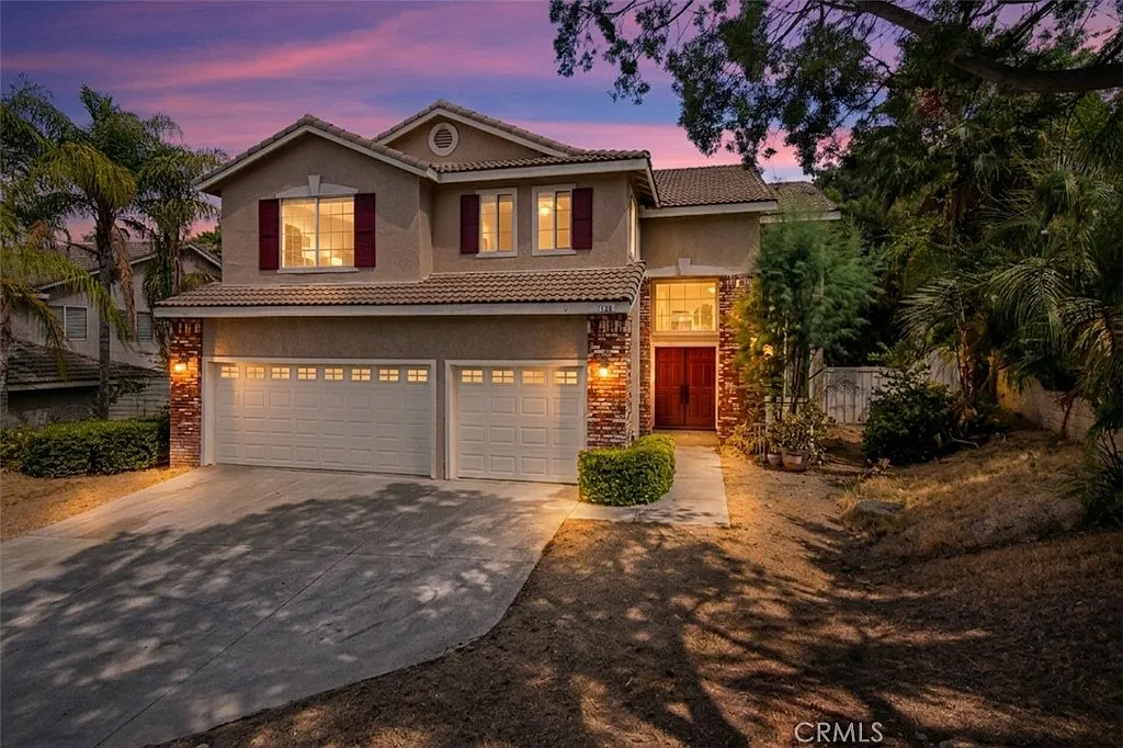 4 bed, 2995 sqft, $3,695 — Photo 1