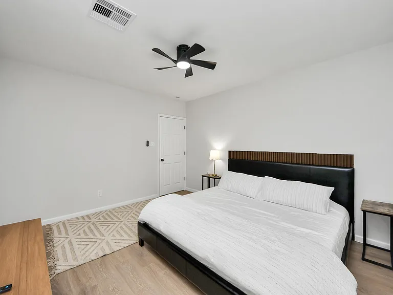 2811 Winbern St — Photo 33