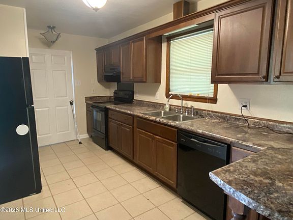 3rd image of 3511 Sherwood St