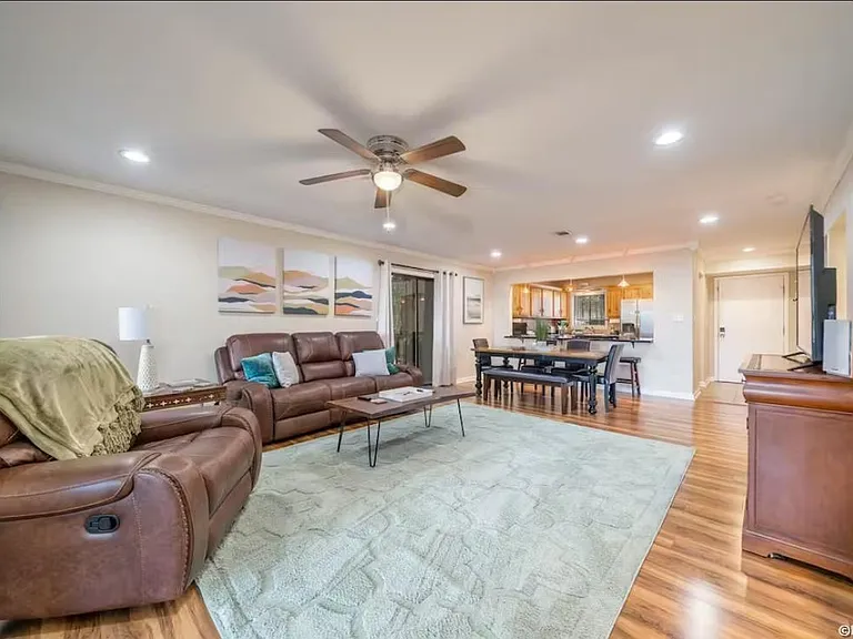 200 Hamilton Oaks Dr #J2 — Photo 3