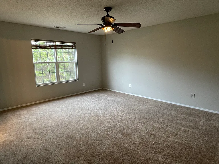 5 Bellmore Ct — Photo 24