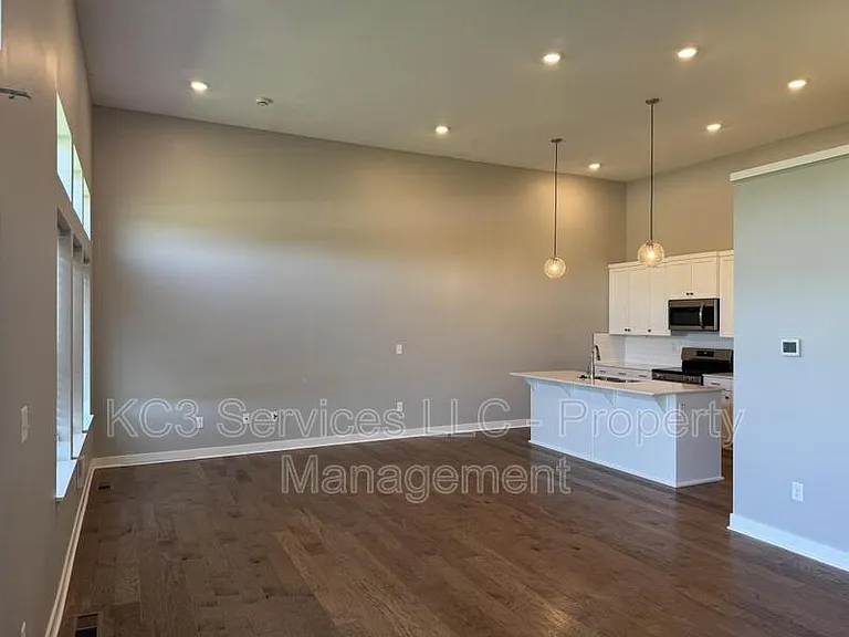 2018 SW Holdbrooks Dr — Photo 14