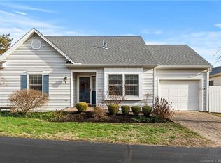 13 Silverbrook Ln UNIT 13, Clinton, CT 06413