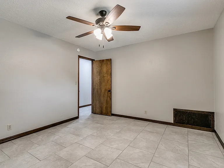1213 Westbrooke Ter — Photo 15