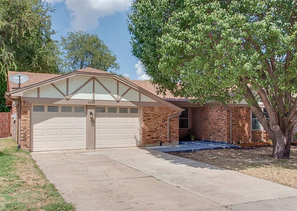 1st image of 1929 Briar Meadow Dr