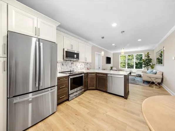 21 Totman St #403, Quincy, MA 02169