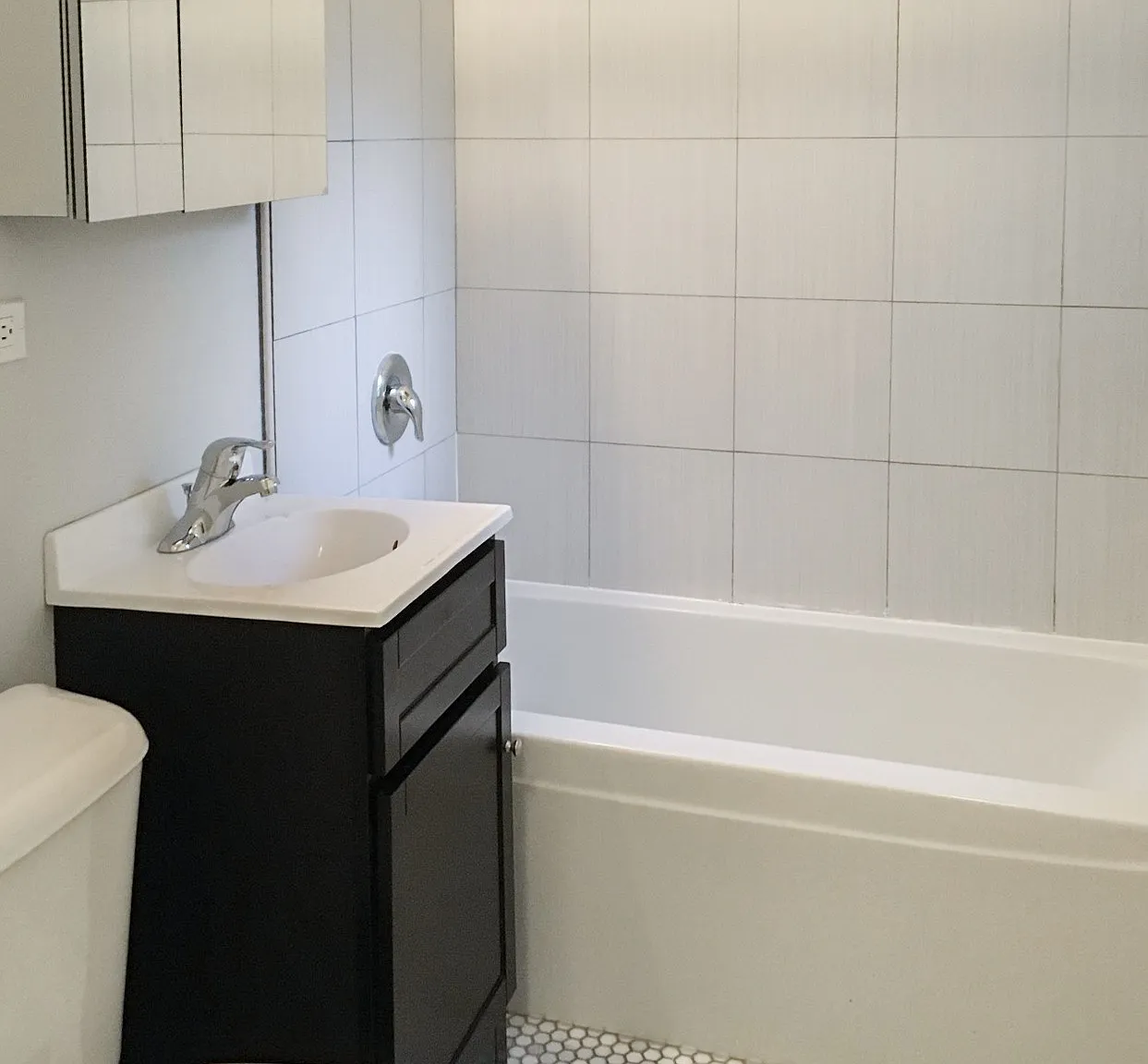 1 bed, 890 sqft, $1,895 — Photo 3
