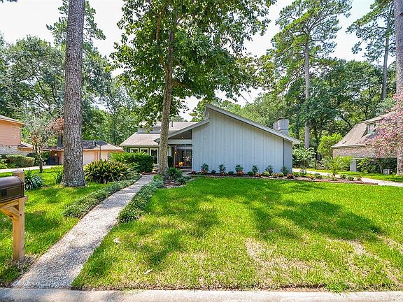 2nd image of 2318 Parkdale Dr