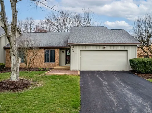 307 Tournament Trl, Cortland, OH 44410