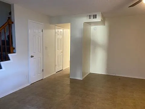 6660 N 43rd Ave — Photo 8