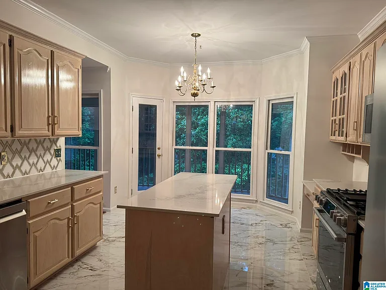 2512 Christie Cir — Photo 38