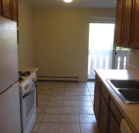 3rd image of 1077 Dickens Way APT C