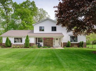 10876 Cartier Dr, Brighton, MI 48114