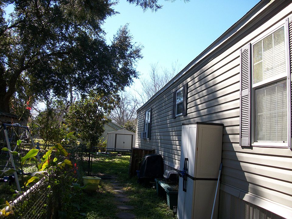 1st image of 2407 1st St