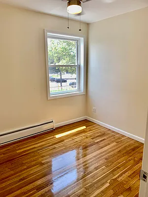 Rented by Halvatzis Realty | media 8