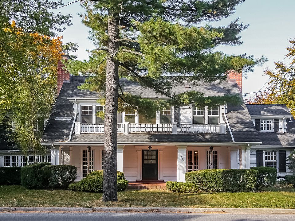 Classic Colonial Farmhouse
