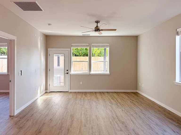 5534-5564 Skyline Rd S — Photo 43