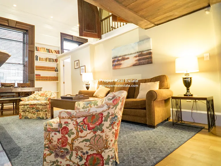 113 Beacon St #5R — Photo 8