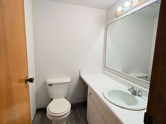 5th image of 3002 30th St #7