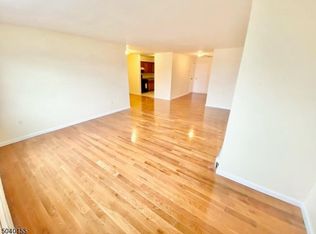 326 Bond St, Elizabeth, NJ 07206