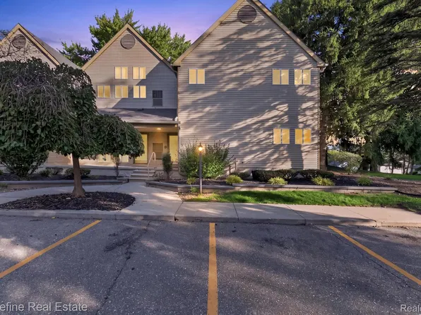 27971 Rollcrest Rd APT 9, Farmington, MI 48334