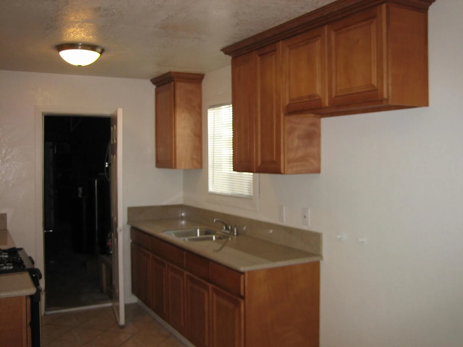 4 bed, 1300 sqft, $3,995 — Photo 4