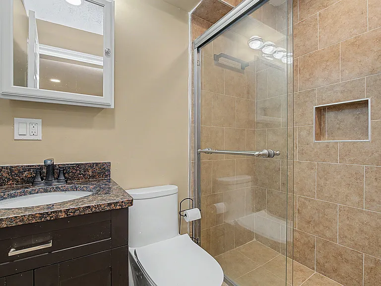 7973 Seabury Ct — Photo 31
