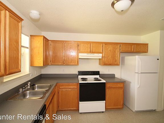 4th image of 917 Rosewood Dr APT B