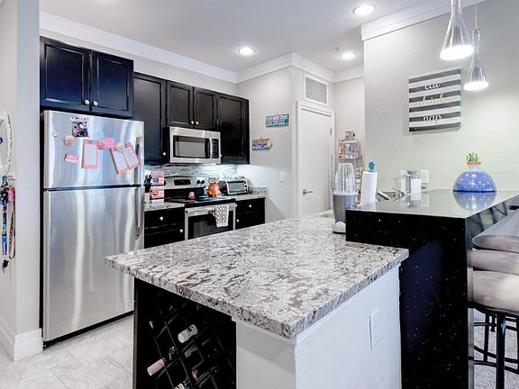 5th image of 719 SW 5th Ave APT 107