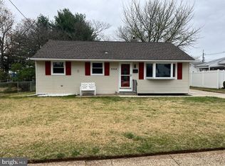 305 W Woodlawn Ave, Maple Shade, NJ 08052