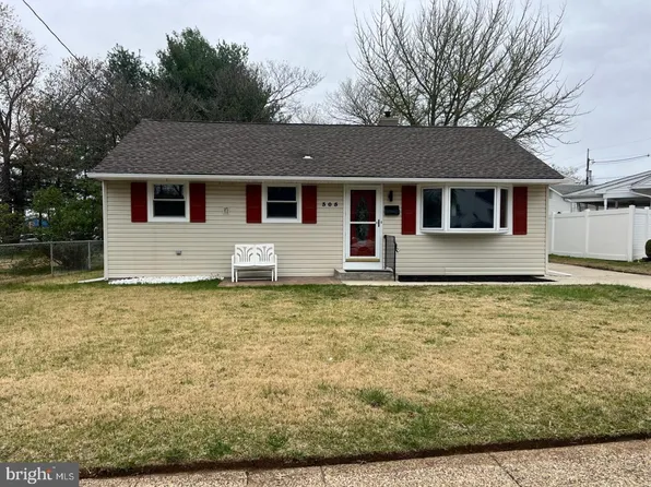 305 W Woodlawn Ave, Maple Shade, NJ 08052