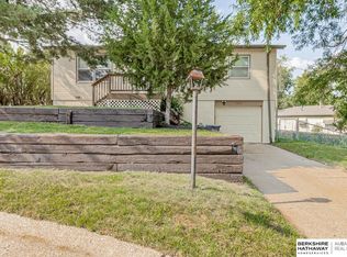 1210 Sunny Ln, Bellevue, NE 68005