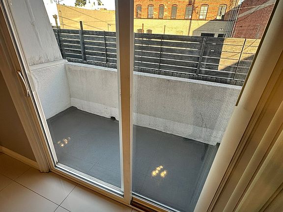 5th image of 632 N Manhattan Pl APT 7