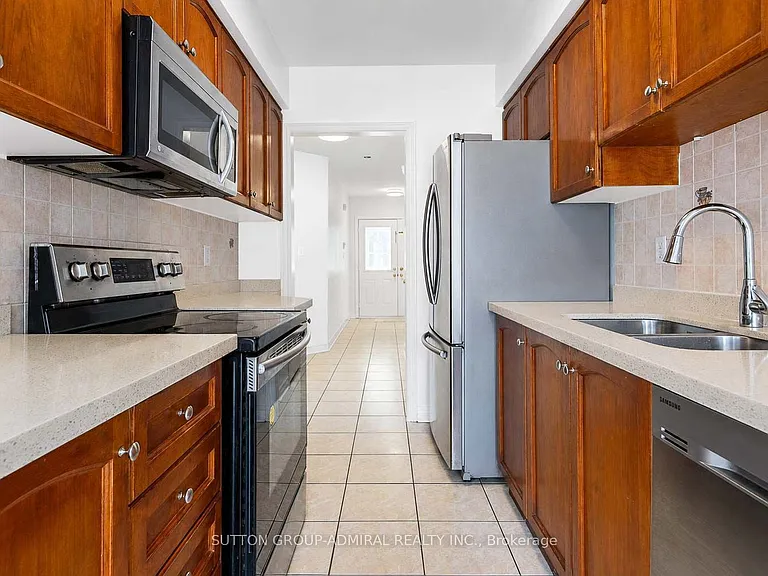 189 Warwick Cres #UPPER — Photo 9