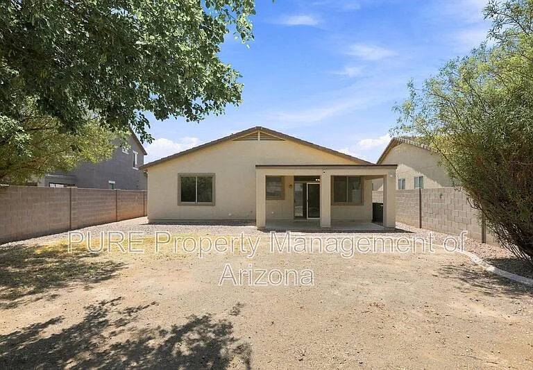 1136 E Nickleback St — Photo 18