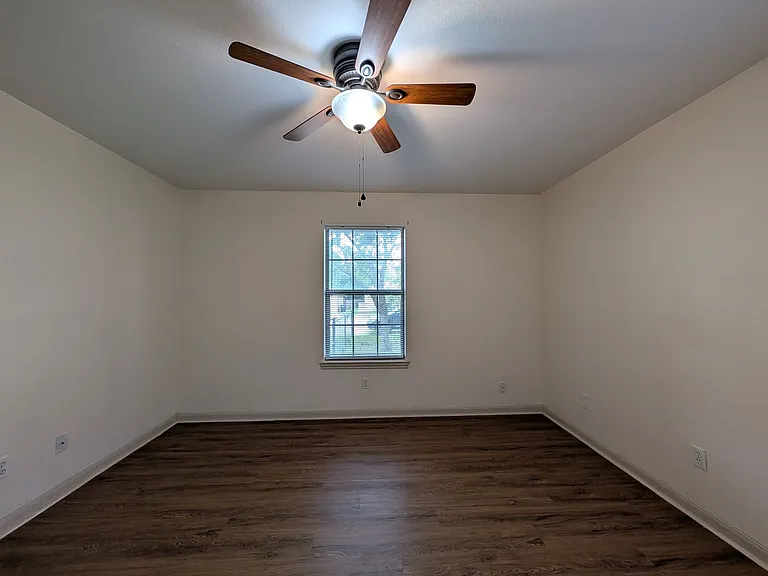 1134 Misty Acres Dr — Photo 36