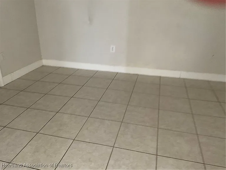 2121 Lakeview Dr — Photo 6