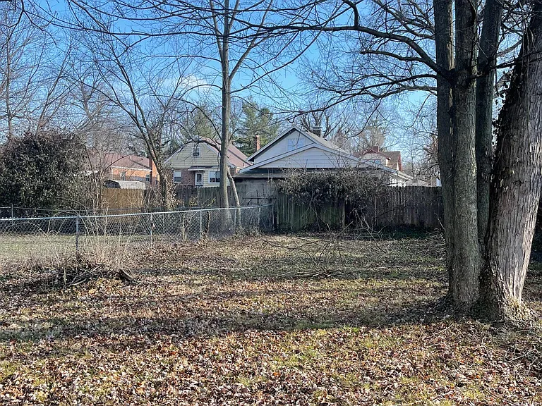 6016 Graceland Ave — Photo 17