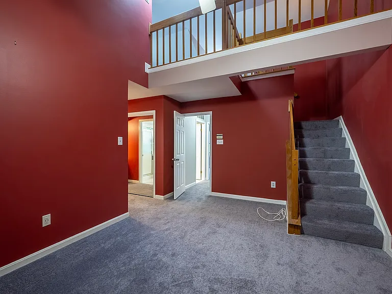 8031 Green Valley Ln — Photo 24