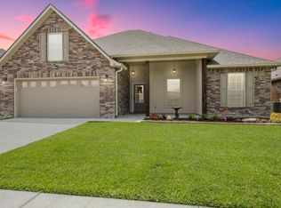 121 Sapphire Springs Rd, Youngsville, LA 70592