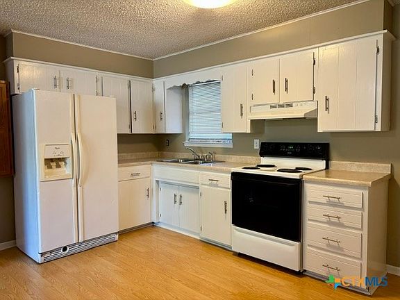 4th image of 605 River Oaks Dr