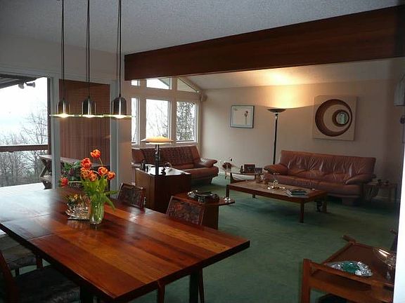 Dining room/ living room