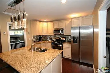 535 Badger Ln — Photo 2