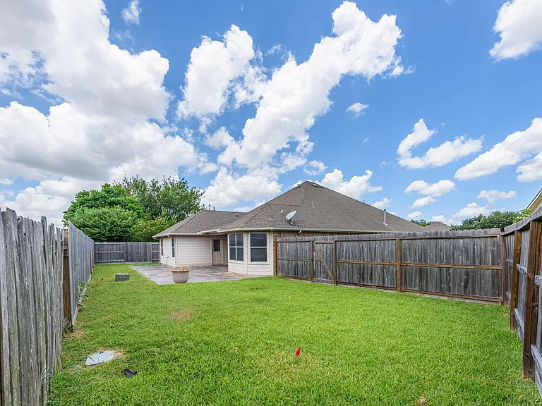 21011 Narrow Gate Dr — Photo 25